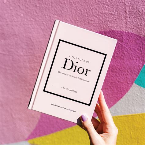 dior boeken zwart|Little Book of Dior: The Story of the iconic fashion house: 5.